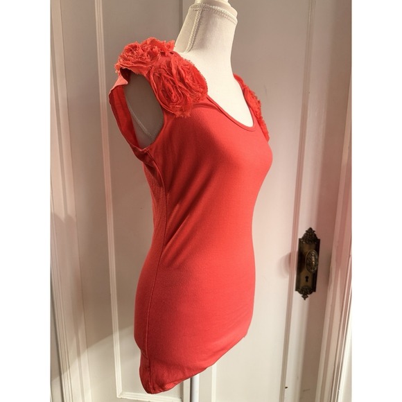 Rachael And Chloe Women's Floral Appliqué Top Size M Coral - Picture 5 of 6
